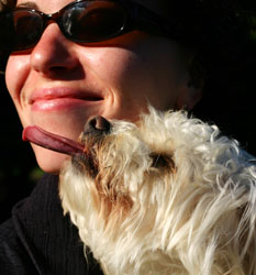 http://vetnetwork.net/pca/articles/news/images/girl_licked_bydog.jpg